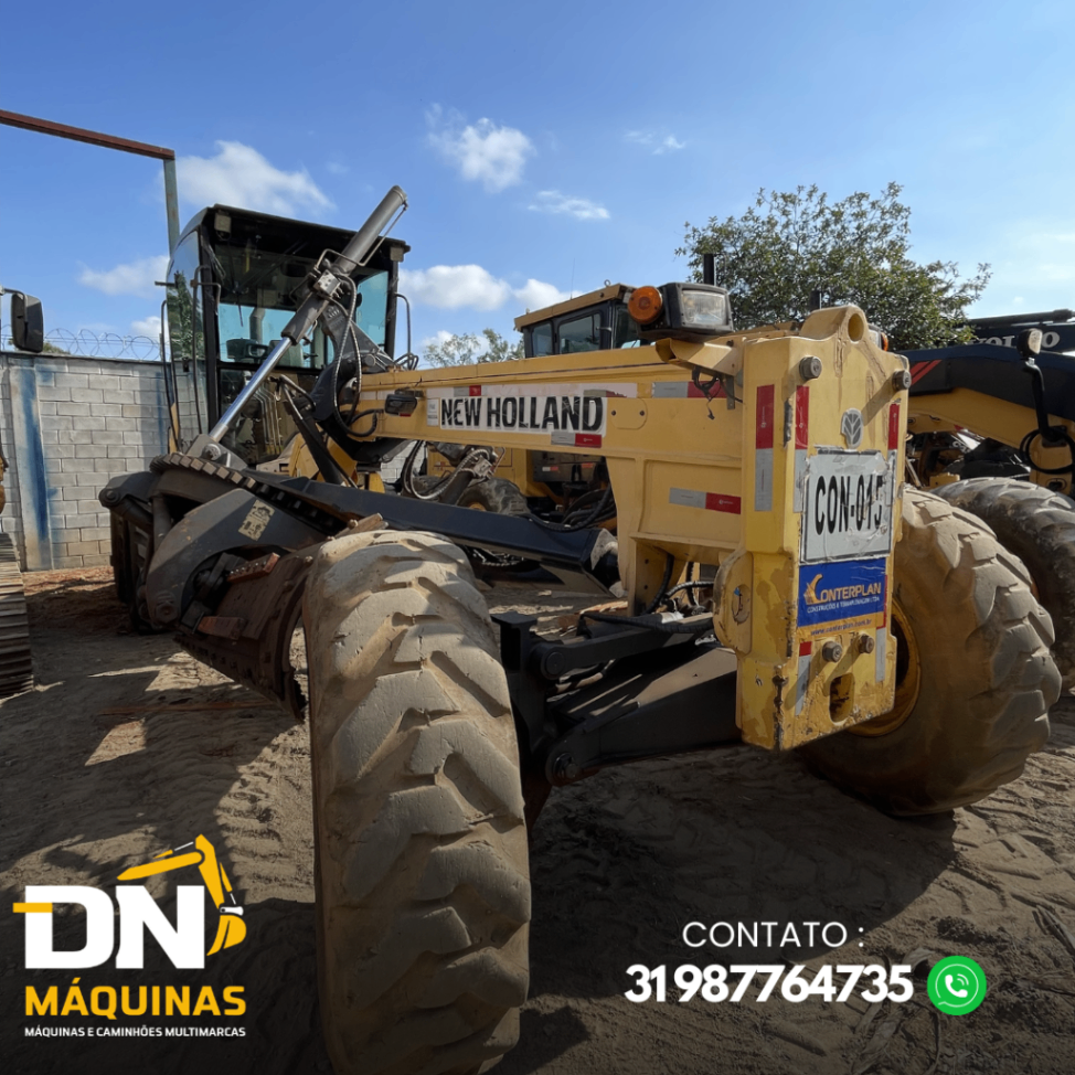 Motoniveladora New Holland RG 140B 2013