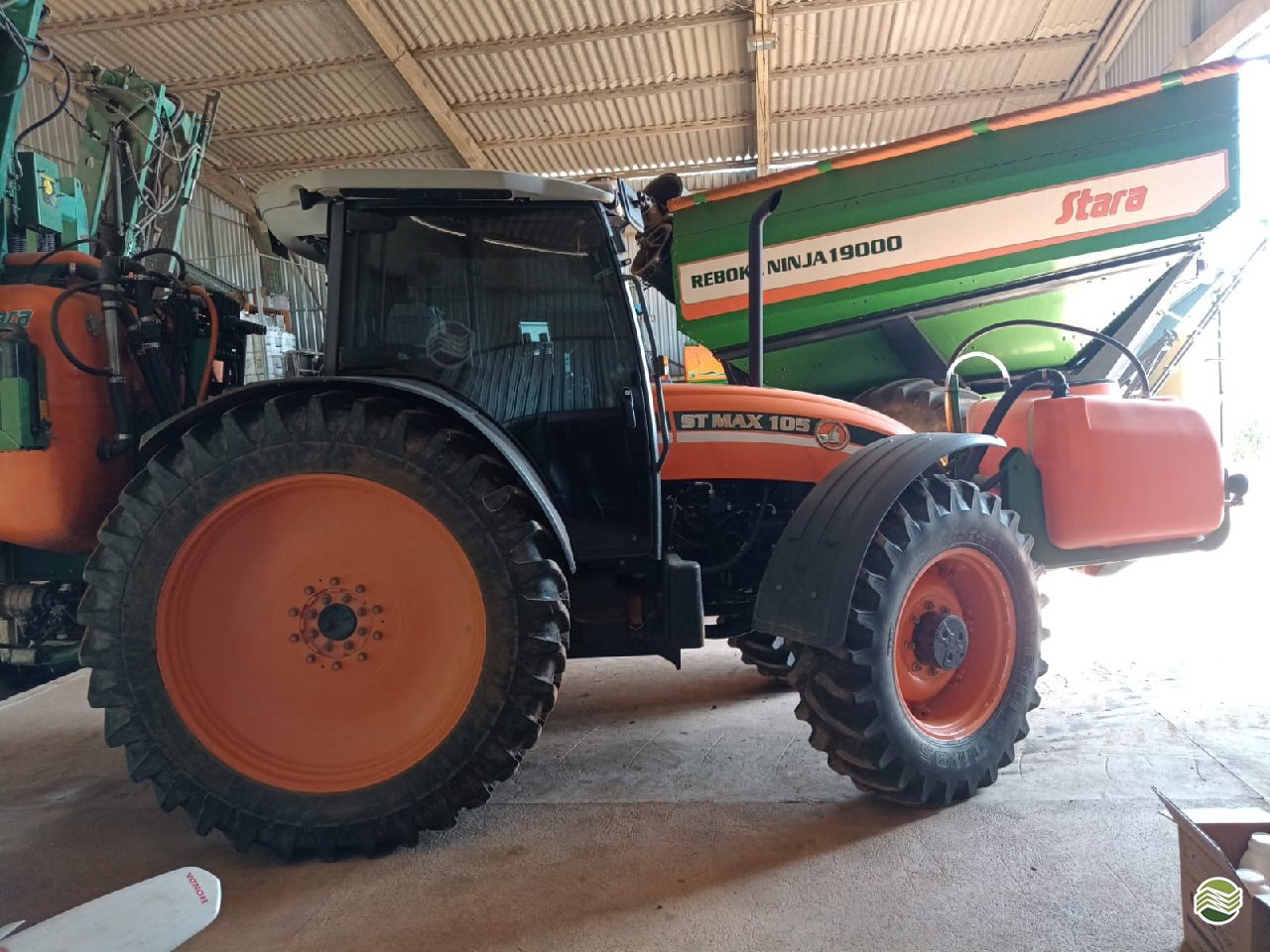 Trator agrícola Stara ST MAX 105 2015