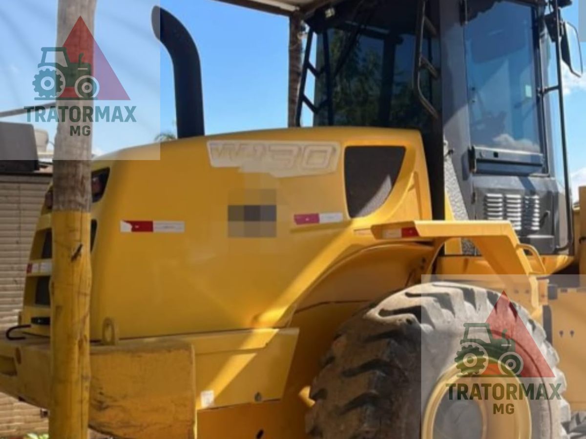 Pá Carregadeira New Holland W130 2016