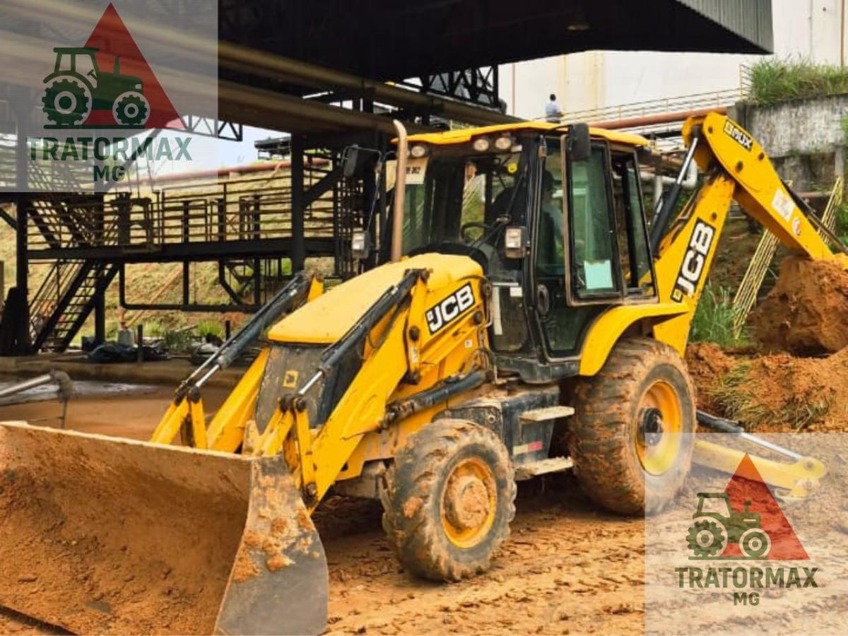 Retroescavadeira JCB 3CX 4X4 2023