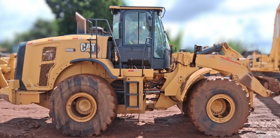 Pá Carregadeira Caterpillar 966 2020