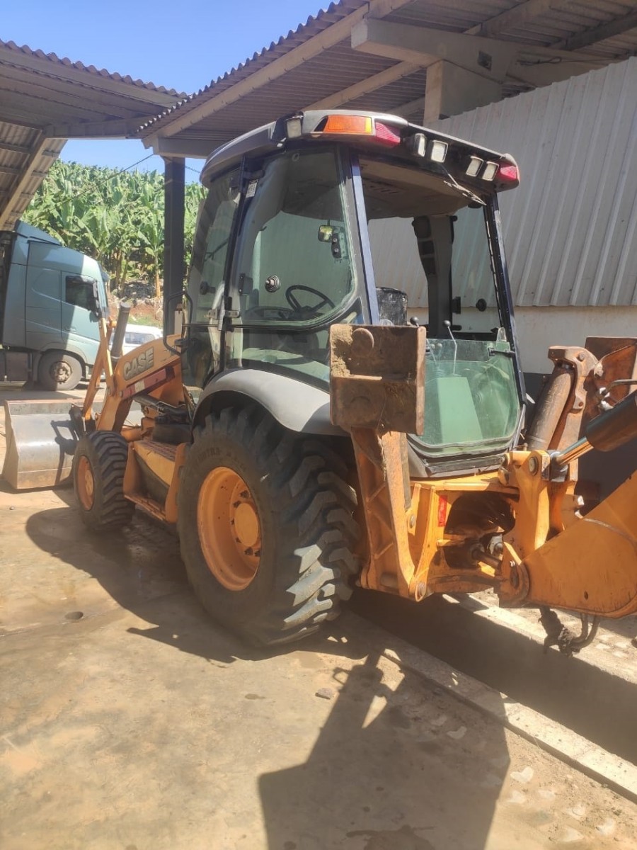 Retroescavadeira Case 580N 2019