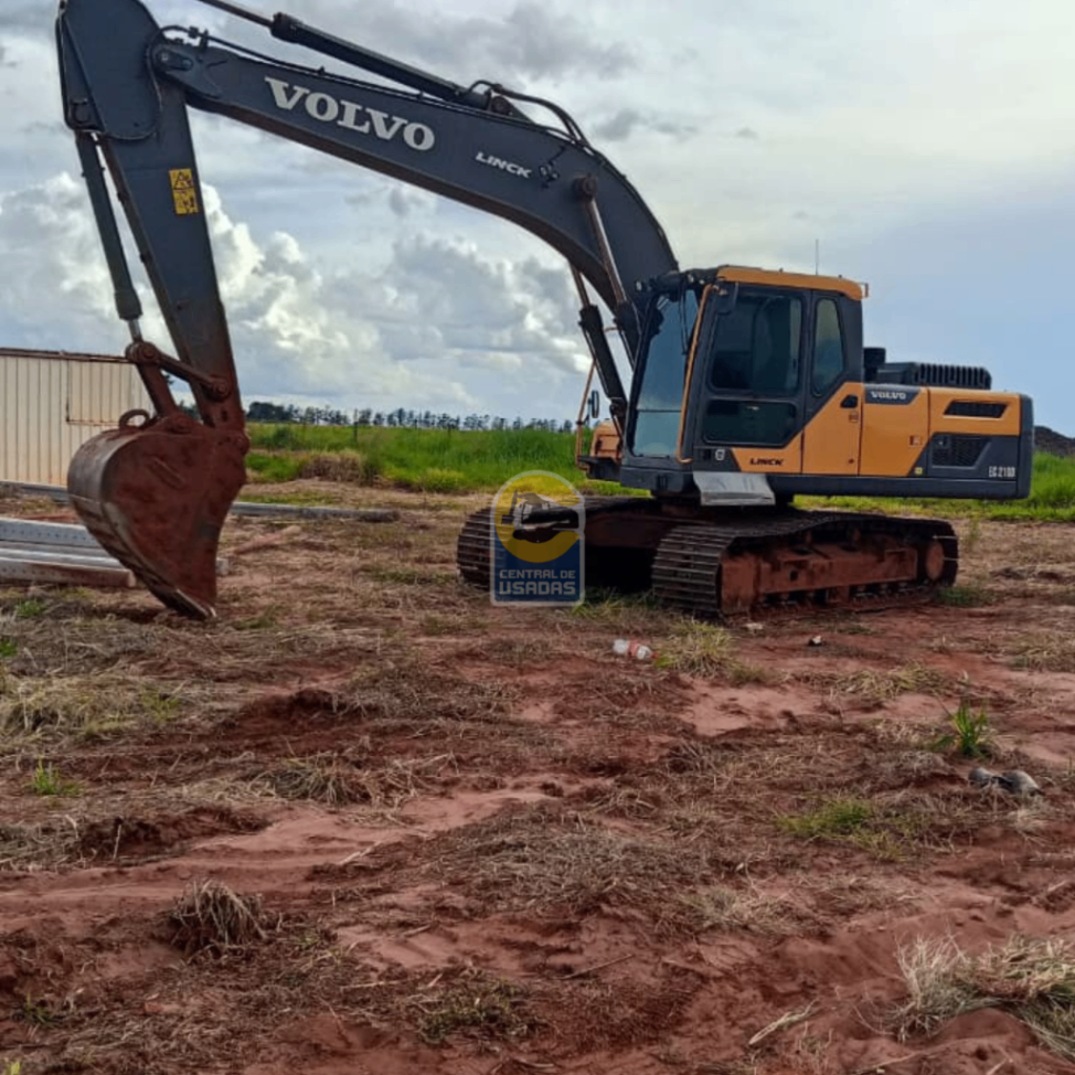 Escavadeira Volvo EC210D 2022