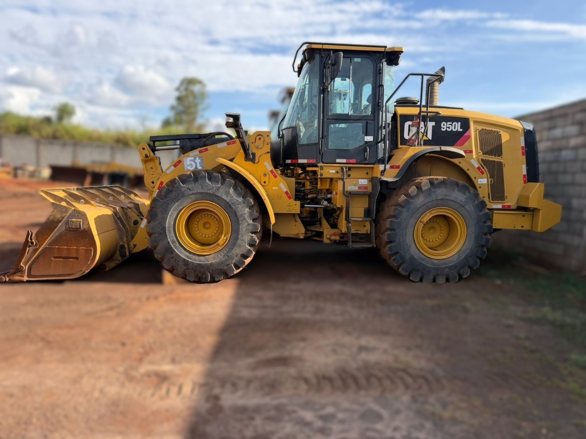 Pá Carregadeira Caterpillar 950L 2020