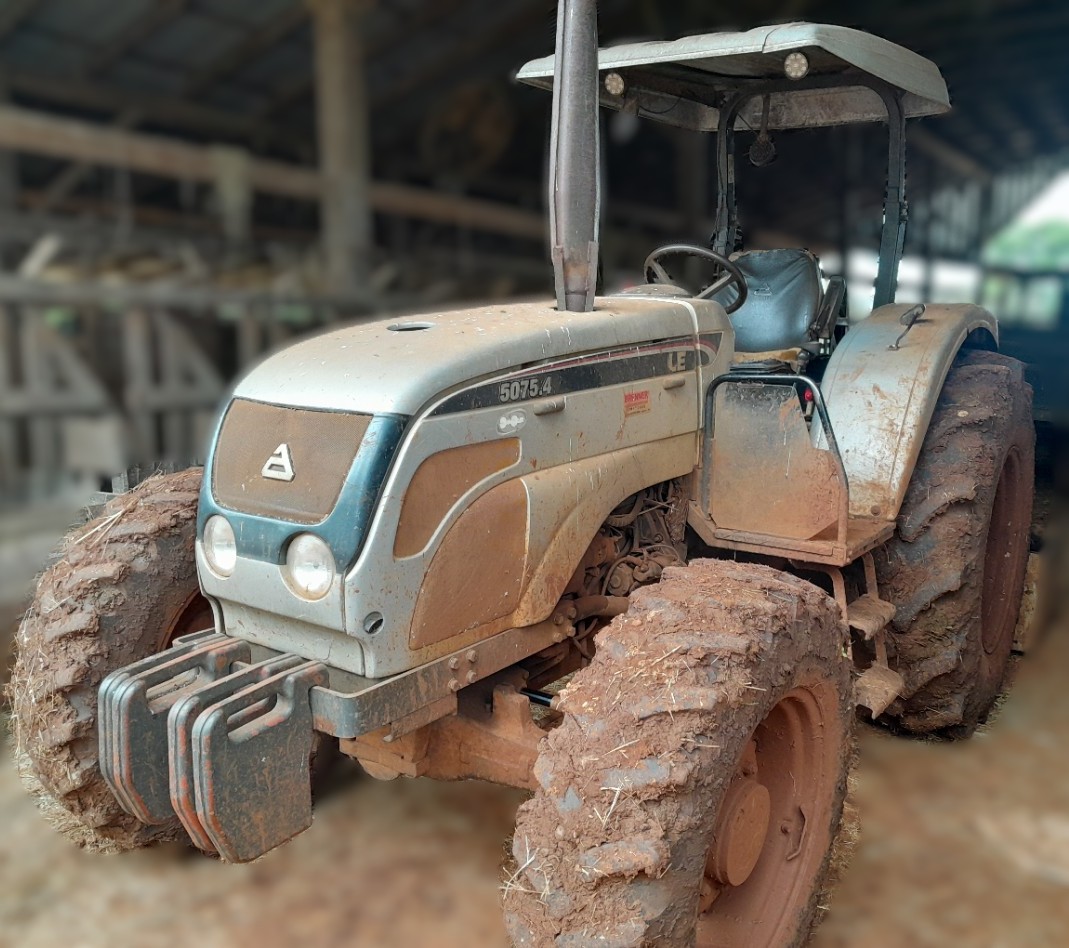 Trator agrícola Agrale 5075 2014