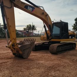 Escavadeira Caterpillar 320 DL 2012