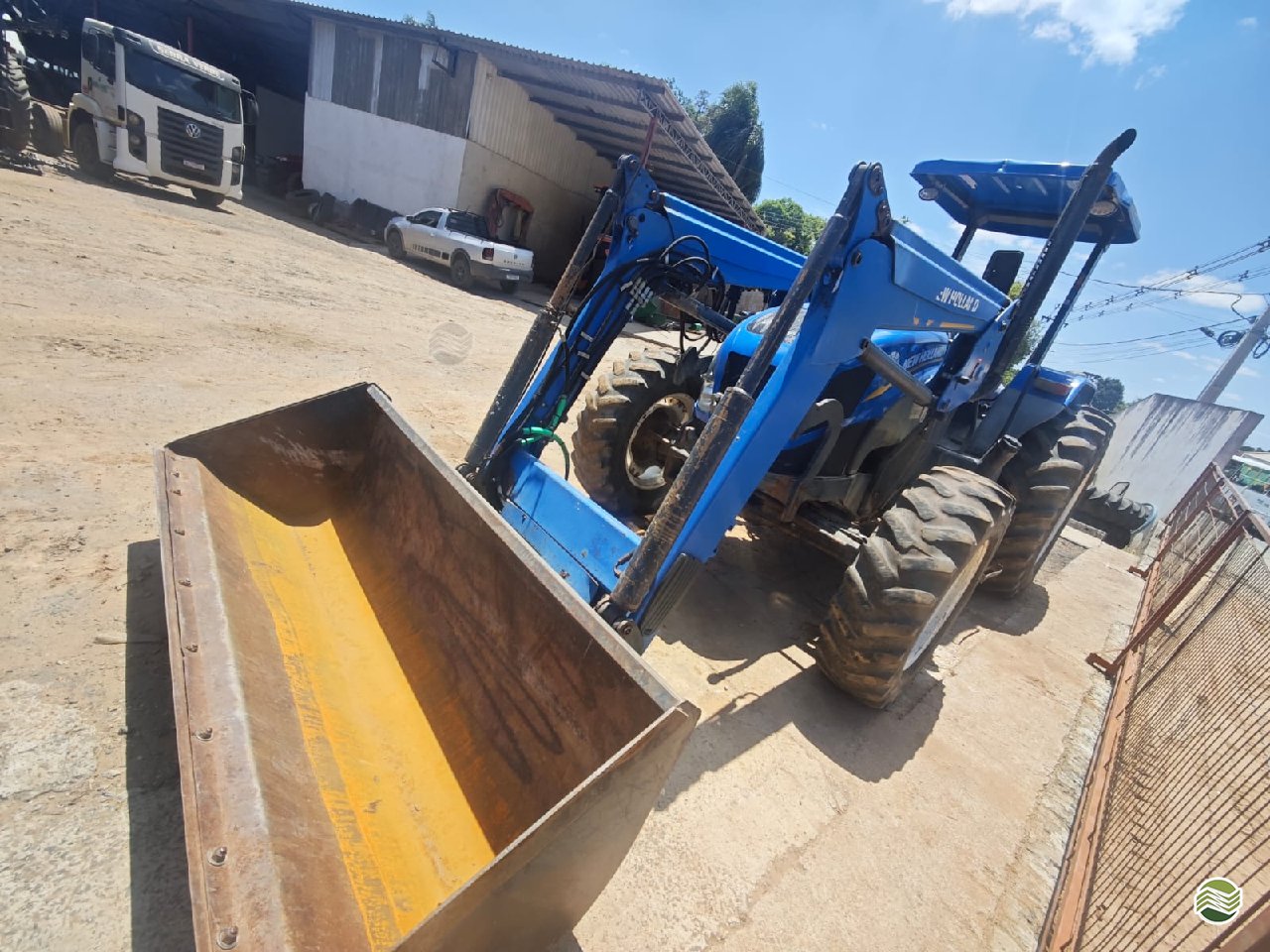 Trator agrícola New Holland TL75 2015
