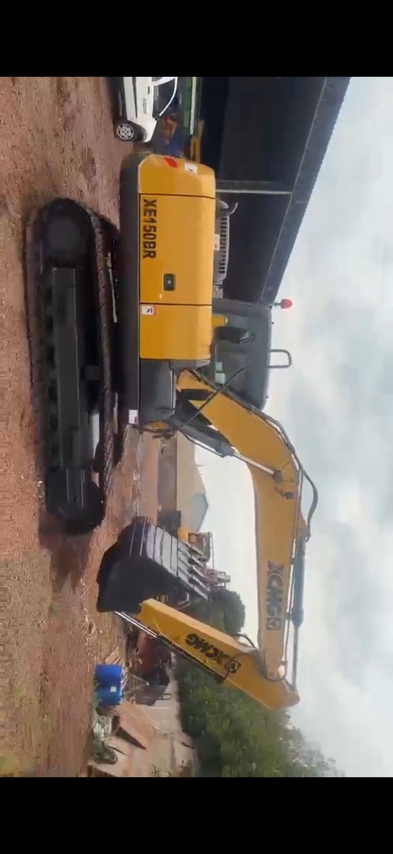 Escavadeira XCMG XE150BR 2023