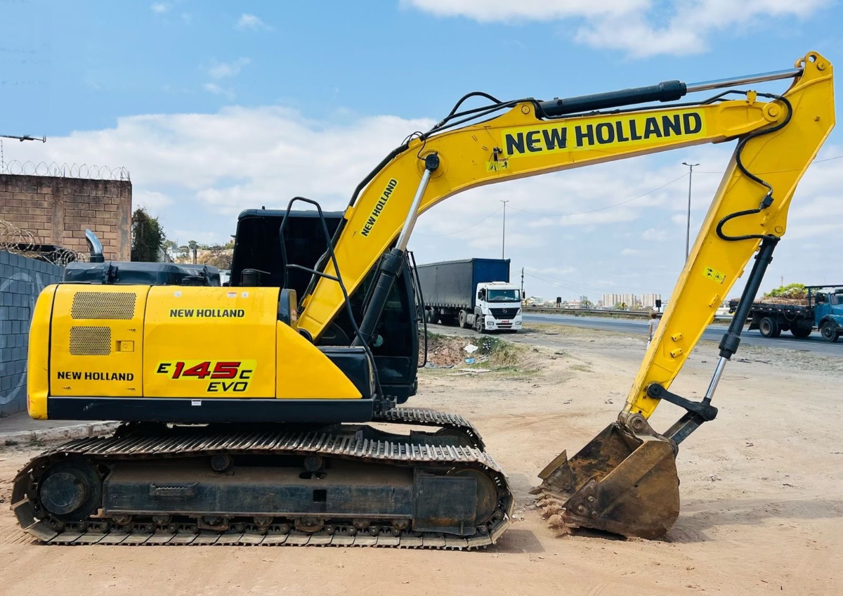 Escavadeira New Holland E145C 2019