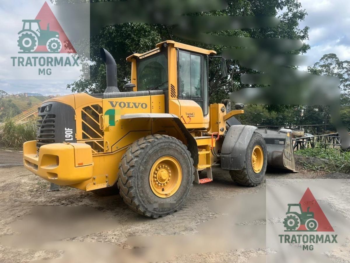 Pá Carregadeira Volvo L90F 2024