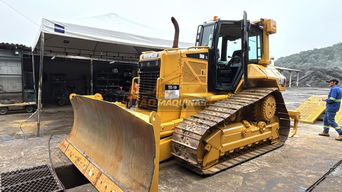 Trator de esteira Caterpillar D6NXL 2009