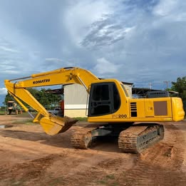 Escavadeira Komatsu PC200 2005