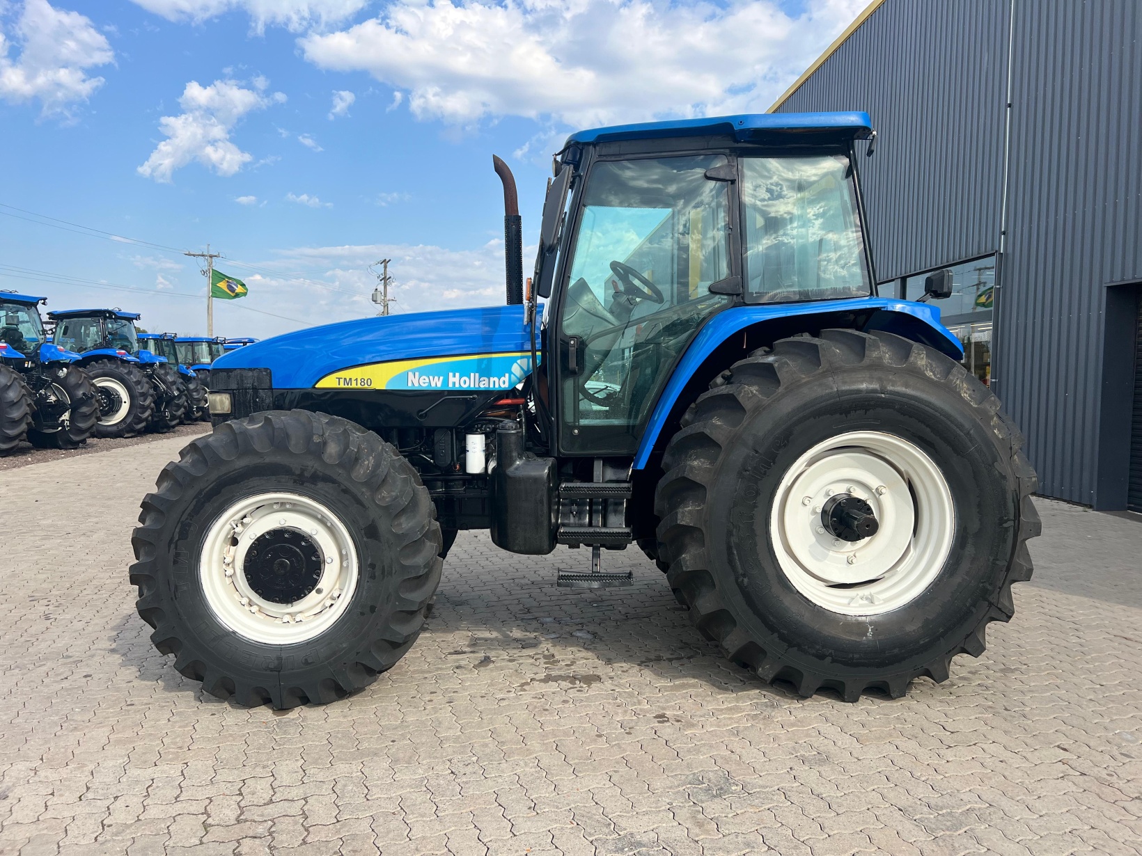 Trator agrícola New Holland TM 180 2008