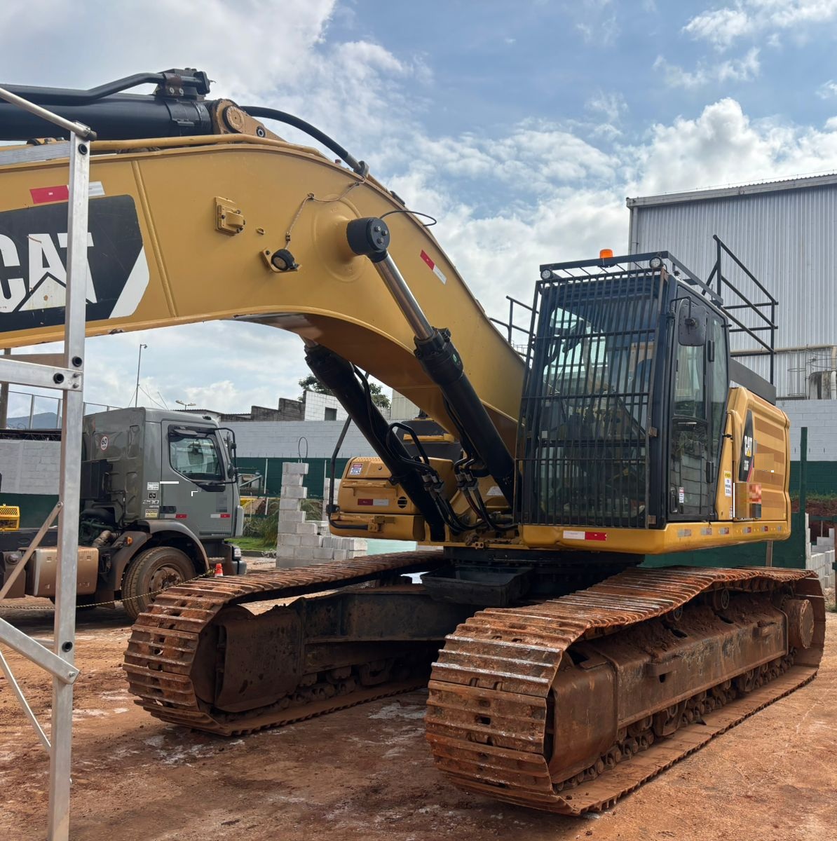 Escavadeira Caterpillar 336 2019