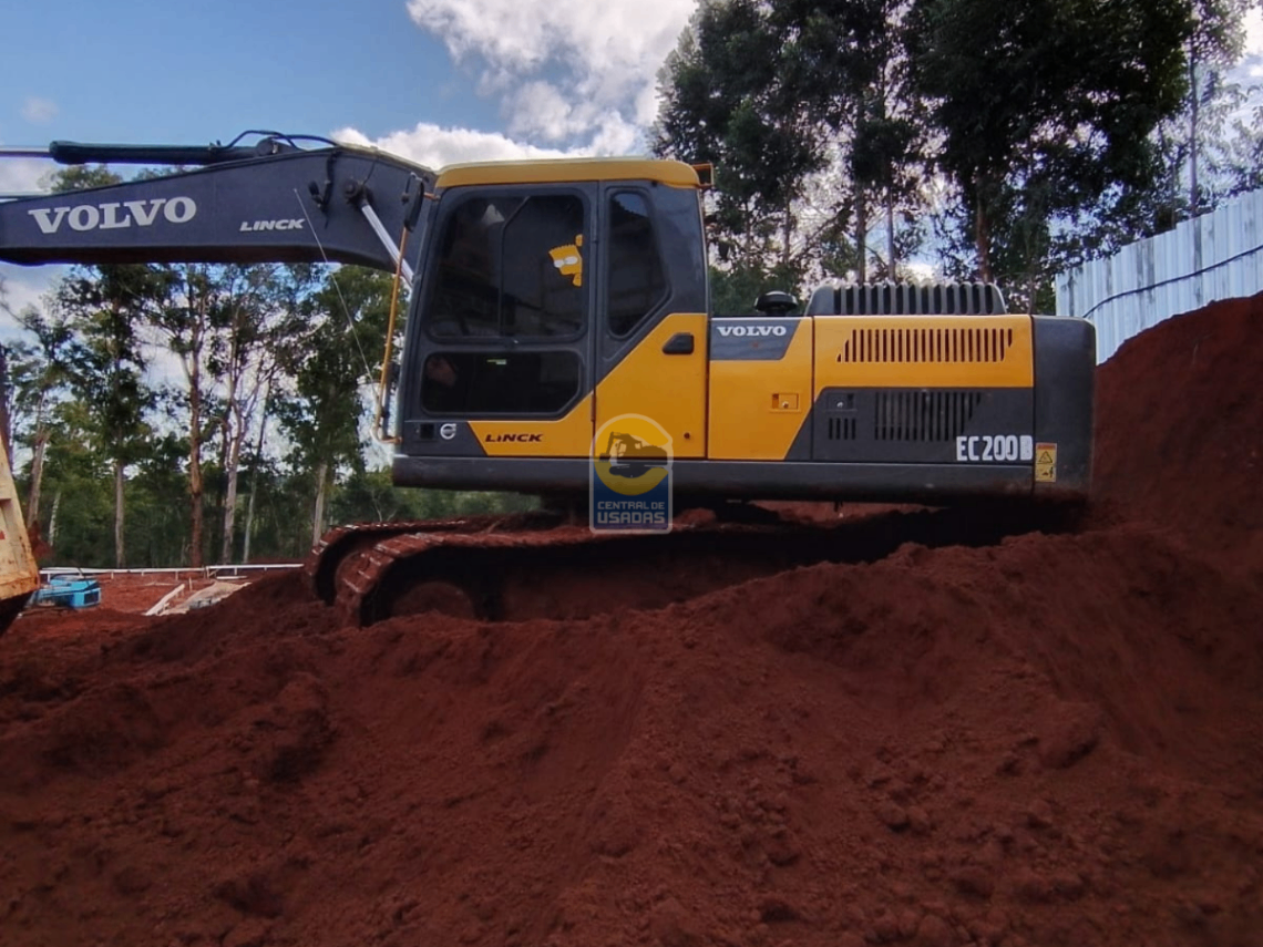Escavadeira Volvo EC200D 2019