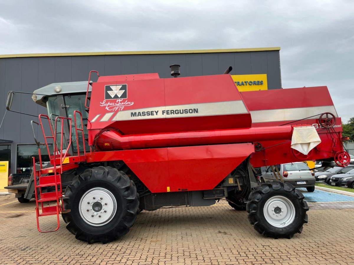 Colheitadeira Massey Ferguson MF32 2009