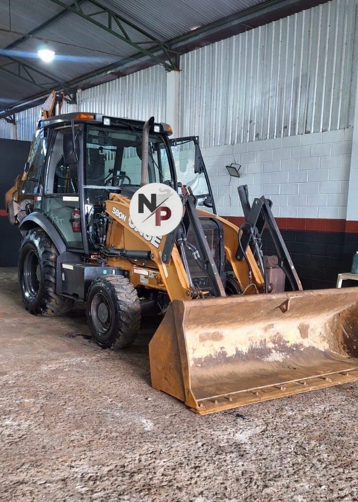 Retroescavadeira Case 580N 2021