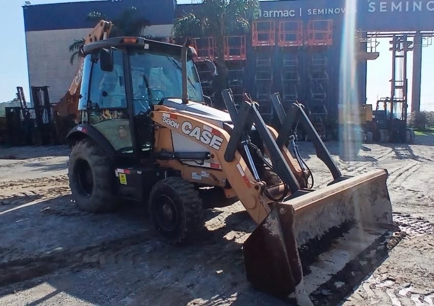 Retroescavadeira Case 580N 2020
