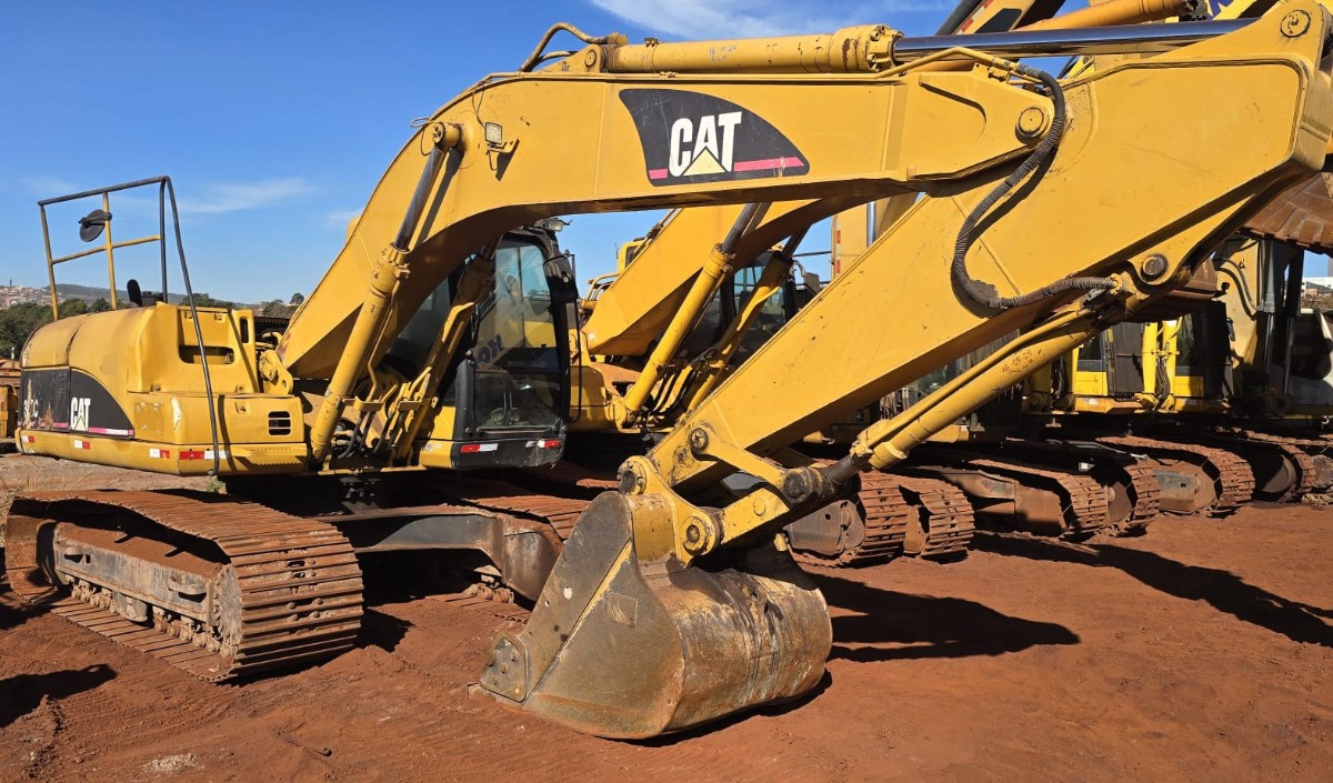 Escavadeira Caterpillar 320C 2004