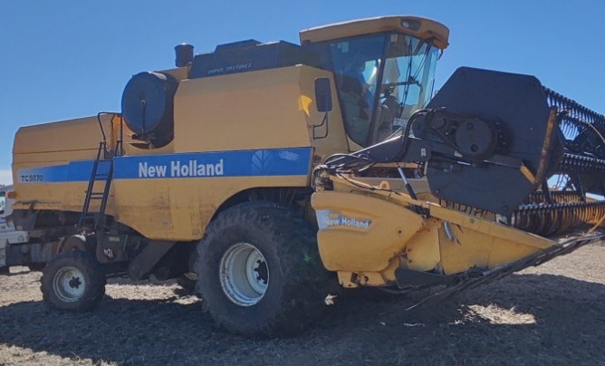 Colheitadeira New Holland TC 50/70 2012