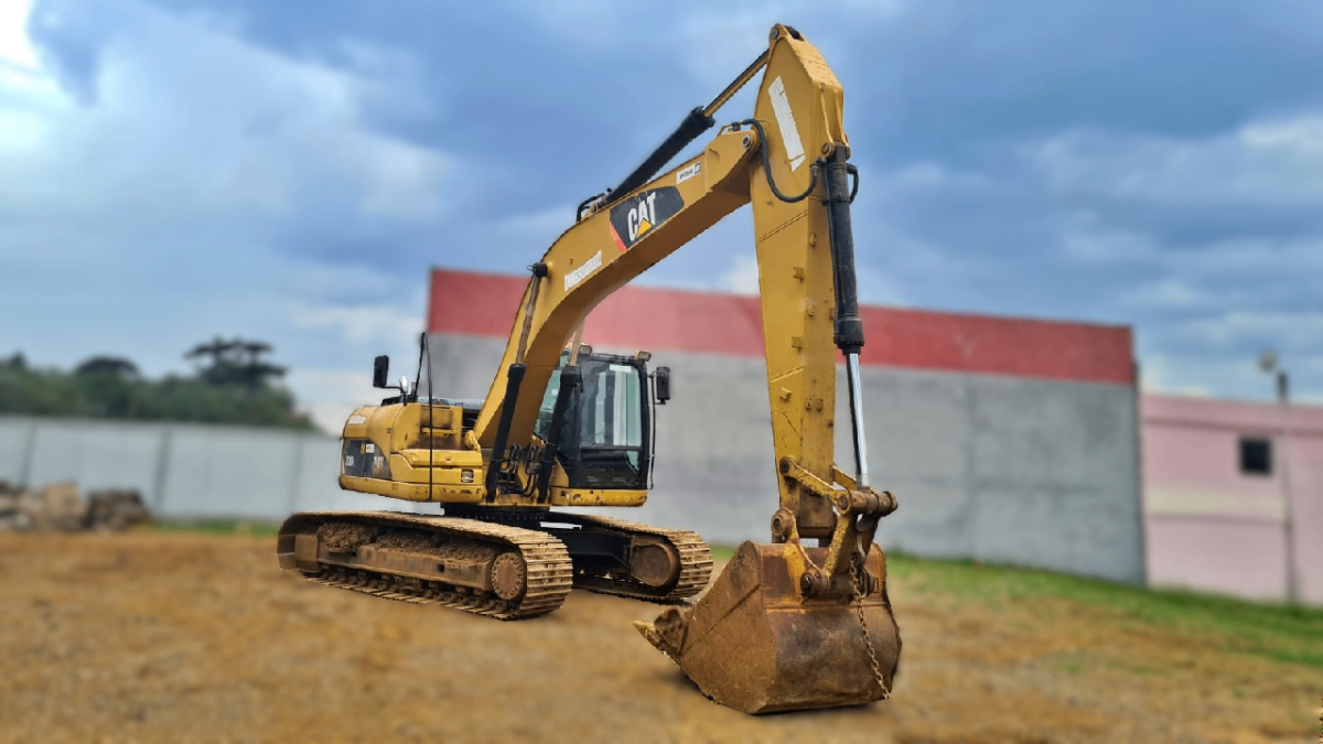 Escavadeira Caterpillar 320 DL 2009