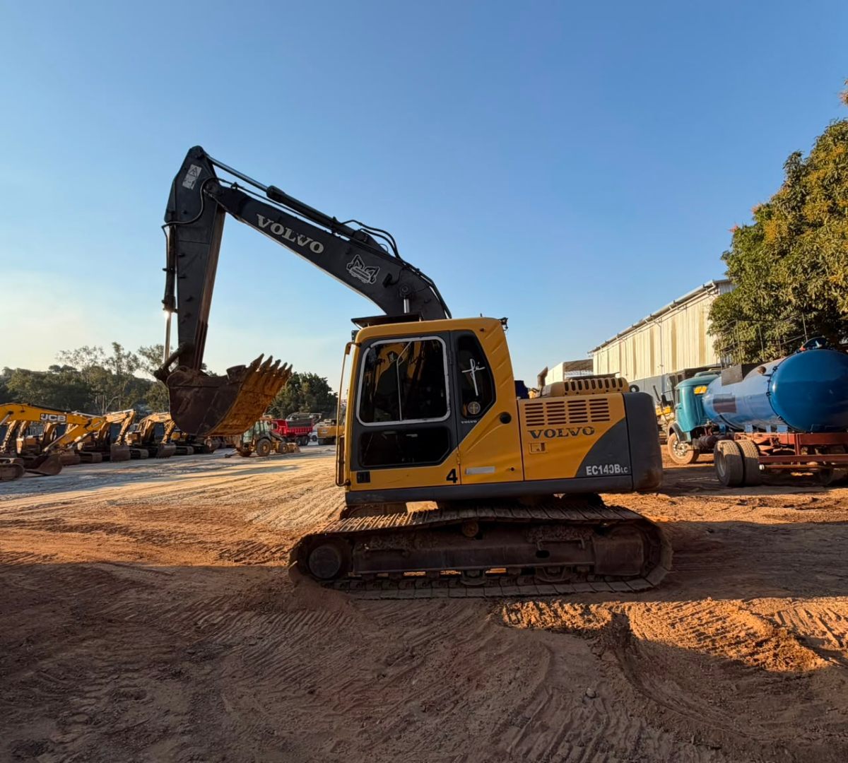 Escavadeira Volvo EC140 BLC 2016