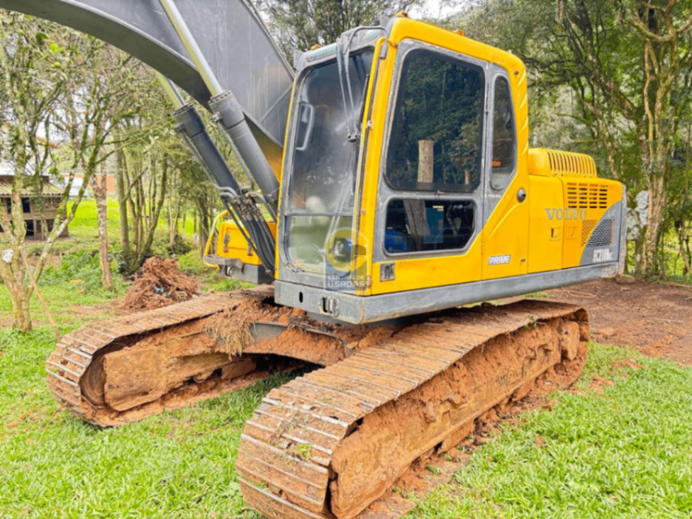Escavadeira Volvo EC210BLC 2011