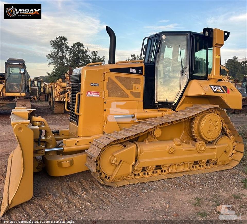Trator de esteira Caterpillar D6NXL 2014
