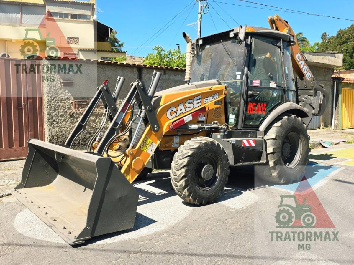 Retroescavadeira Case 580N 2023