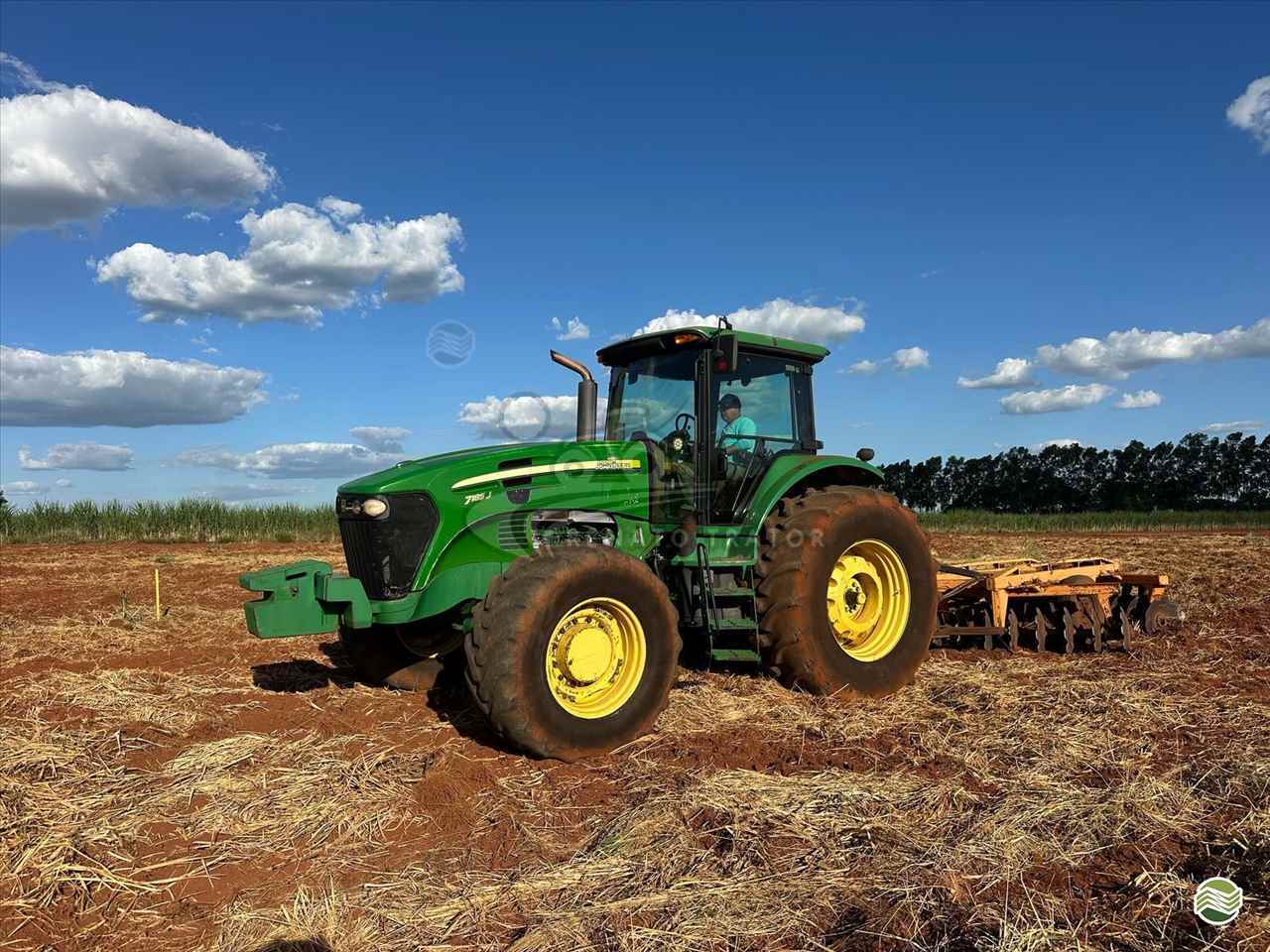 Trator agrícola John Deere 7185J 2011