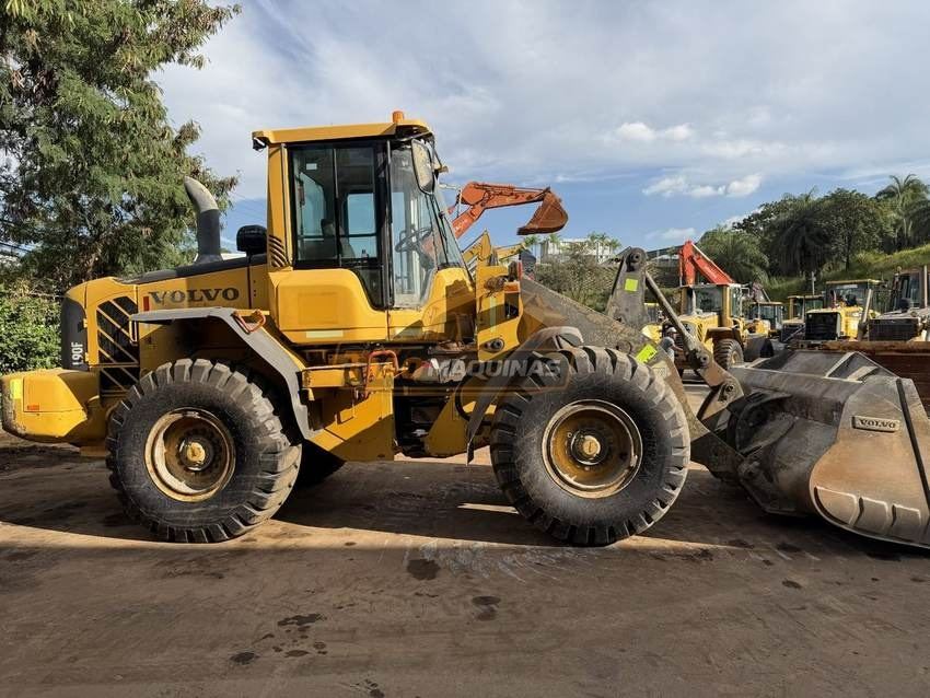Pá Carregadeira Volvo L90F 2022