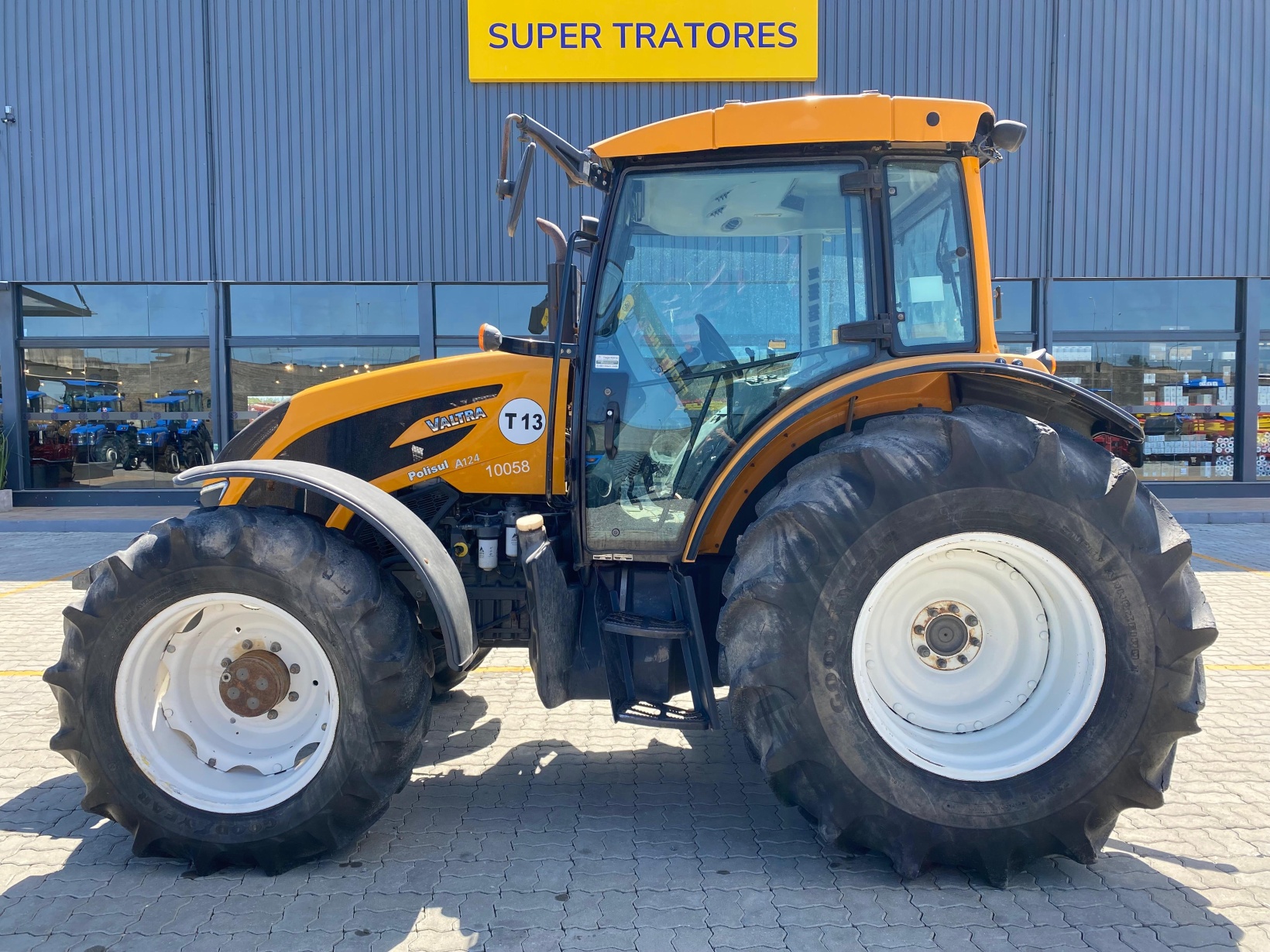 Trator agrícola Valtra A124 2018