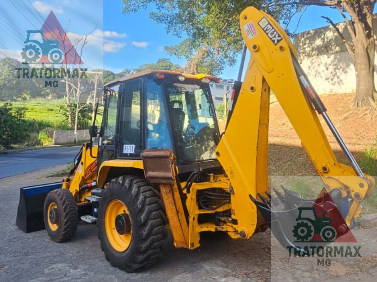 Retroescavadeira JCB 3CX 2021
