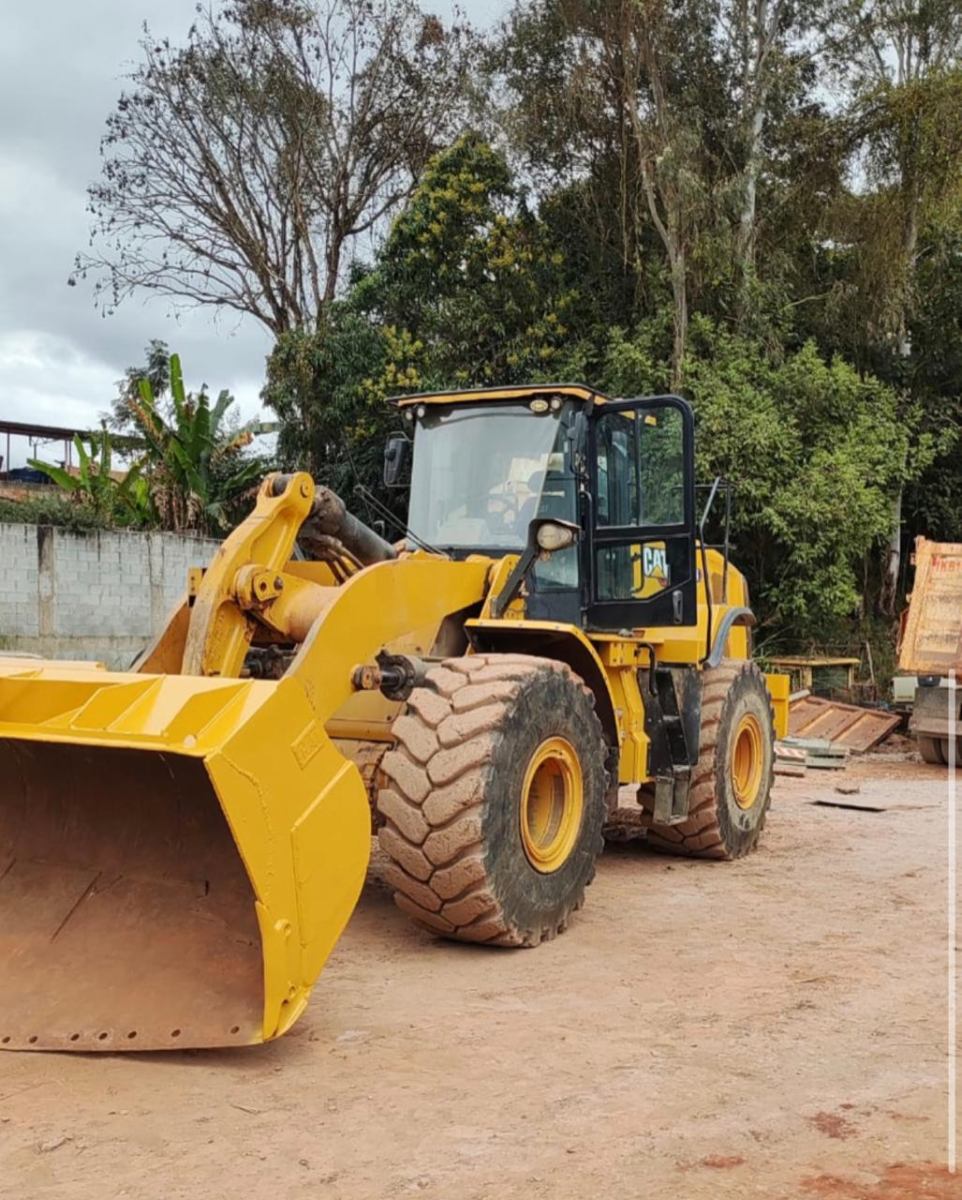 Pá Carregadeira Caterpillar 966 2022