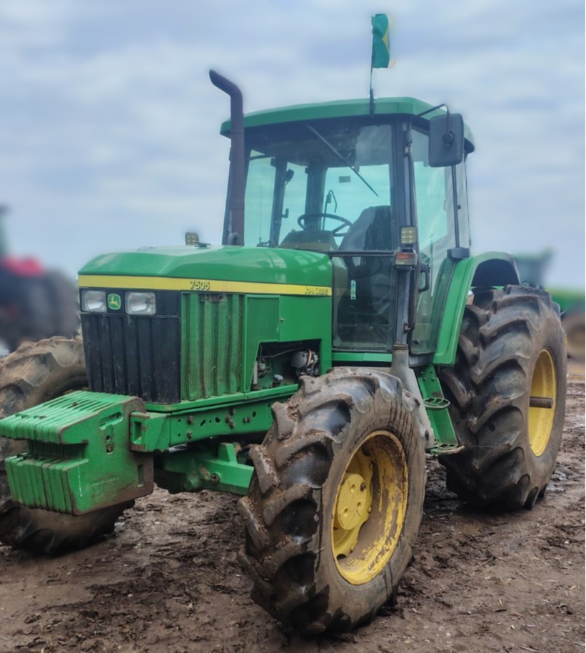 Trator agrícola John Deere 7505 2002