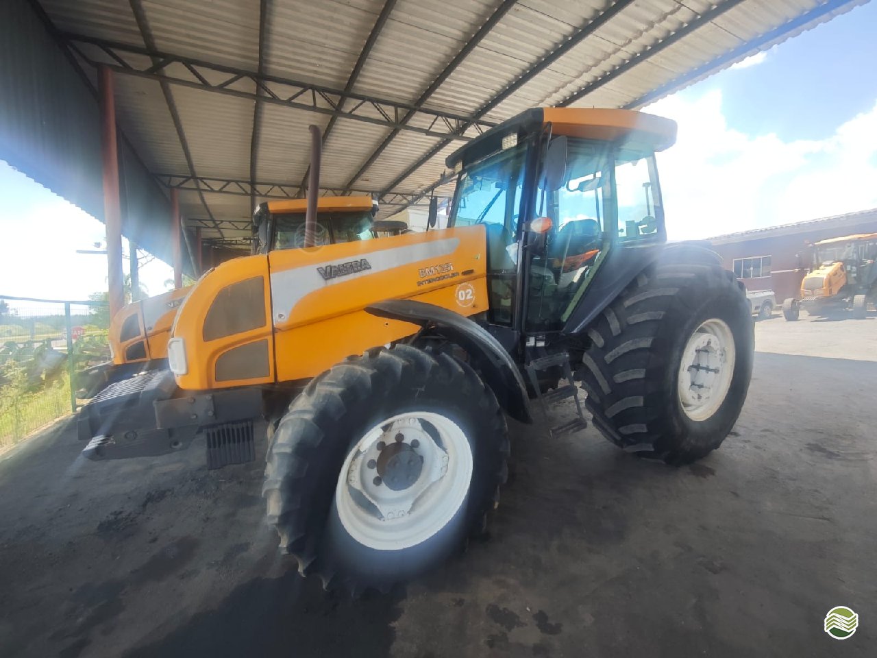Trator agrícola Valtra Bm 125 2014
