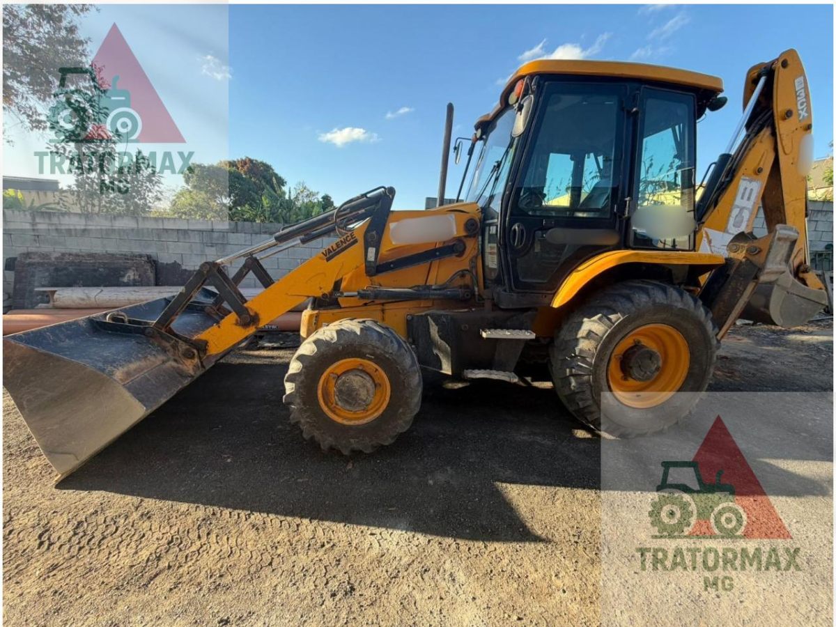 Retroescavadeira JCB 3CX 2017