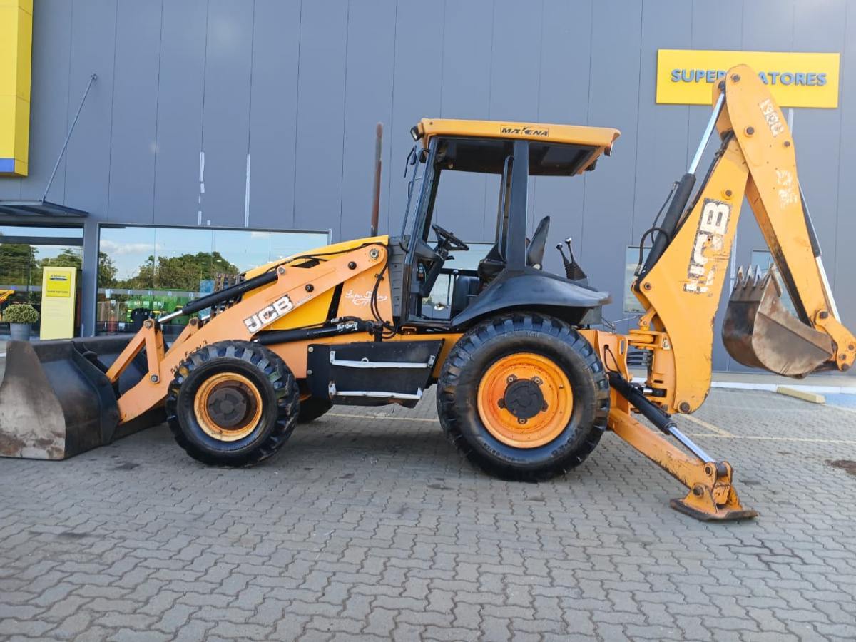 Retroescavadeira JCB 3CX 2011