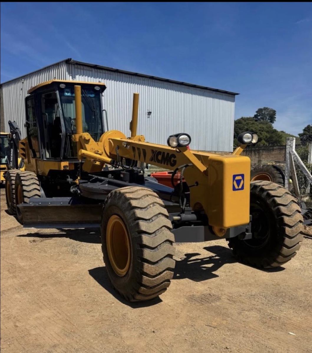 Motoniveladora XCMG GR1803BR 2023