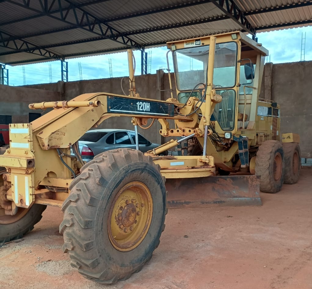Motoniveladora Caterpillar 120H 2005