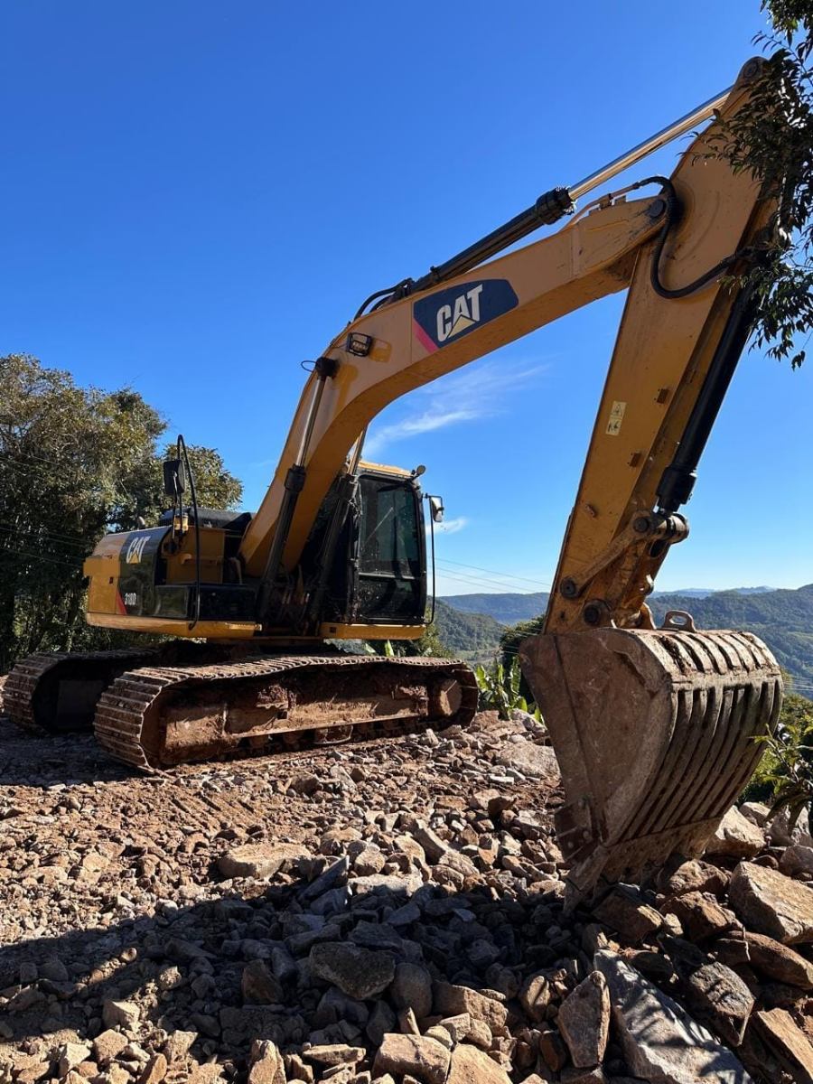 Escavadeira Caterpillar 318D2L 2019