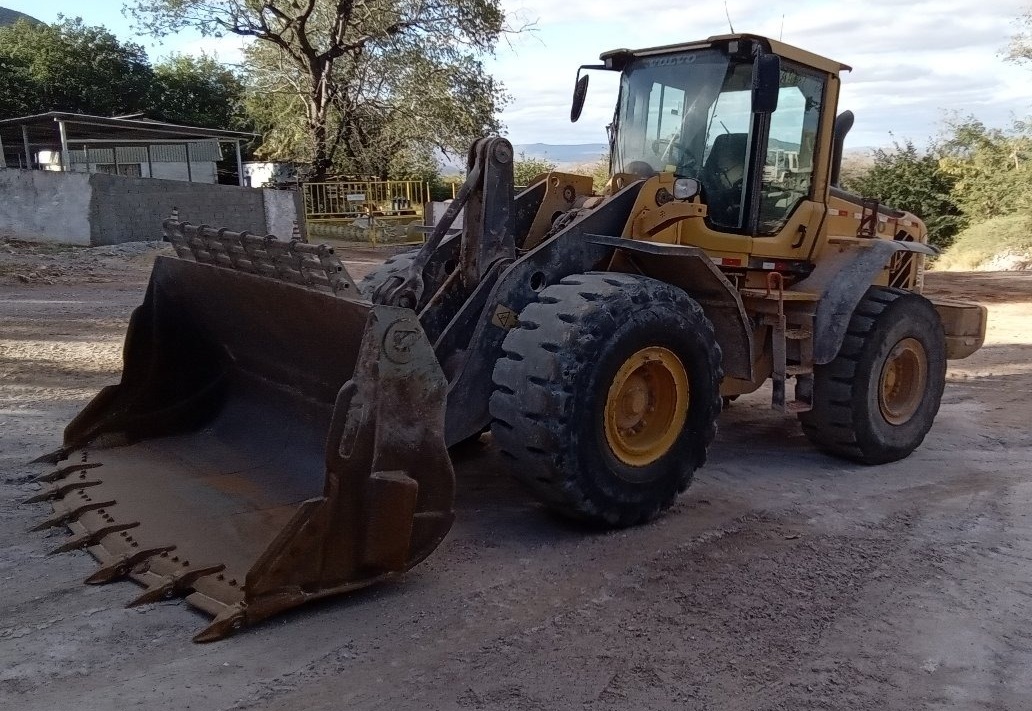 Pá Carregadeira Volvo L120F 2019