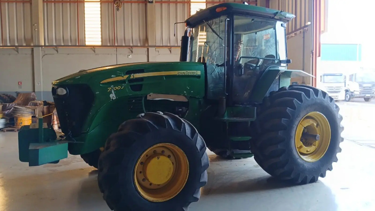 Trator agrícola John Deere 7230 J 2022