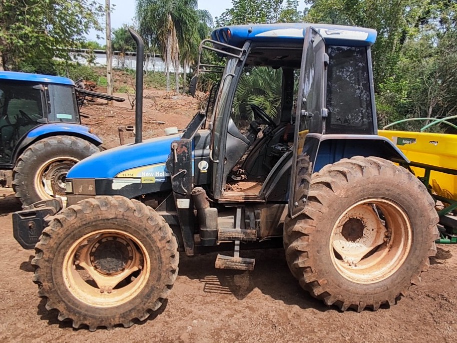 Trator agrícola New Holland TL 75E 2008