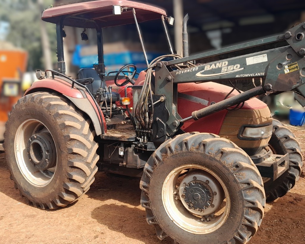 Trator agrícola Case Farmall 95 2012