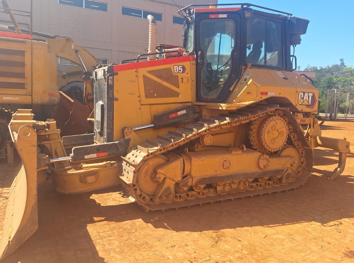 Trator de esteira Caterpillar D5 2021
