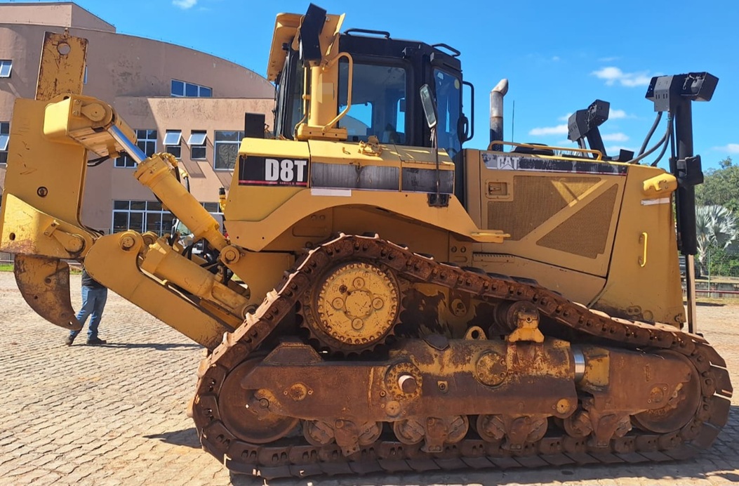 Trator de esteira Caterpillar D8T 2010