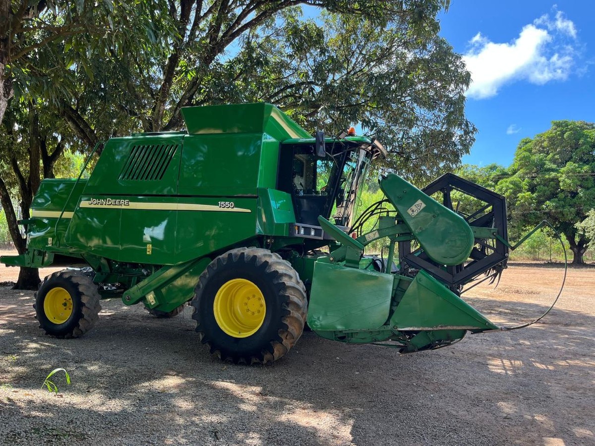 Colheitadeira John Deere 1550 2002