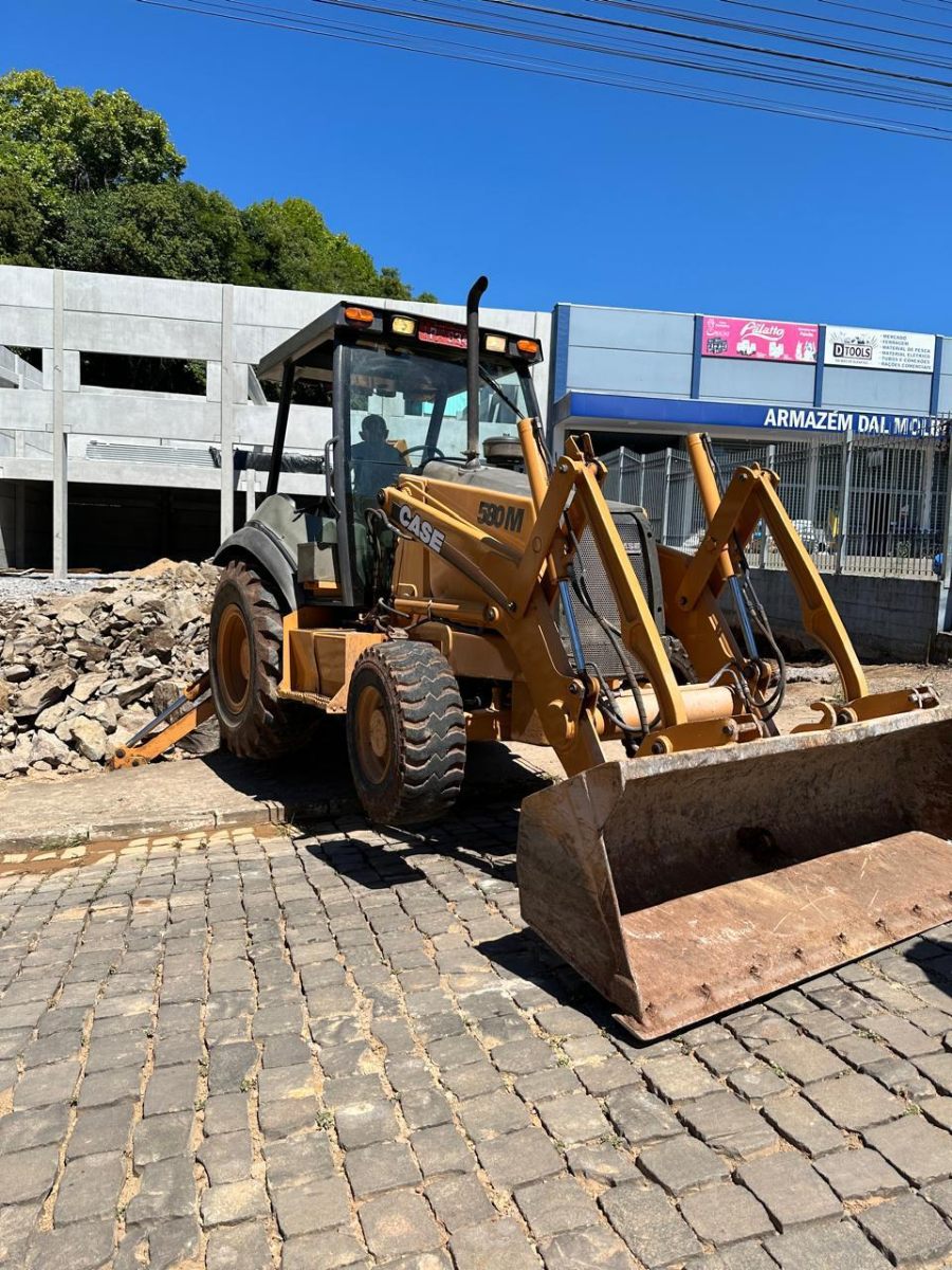 Retroescavadeira Case 580M 2009
