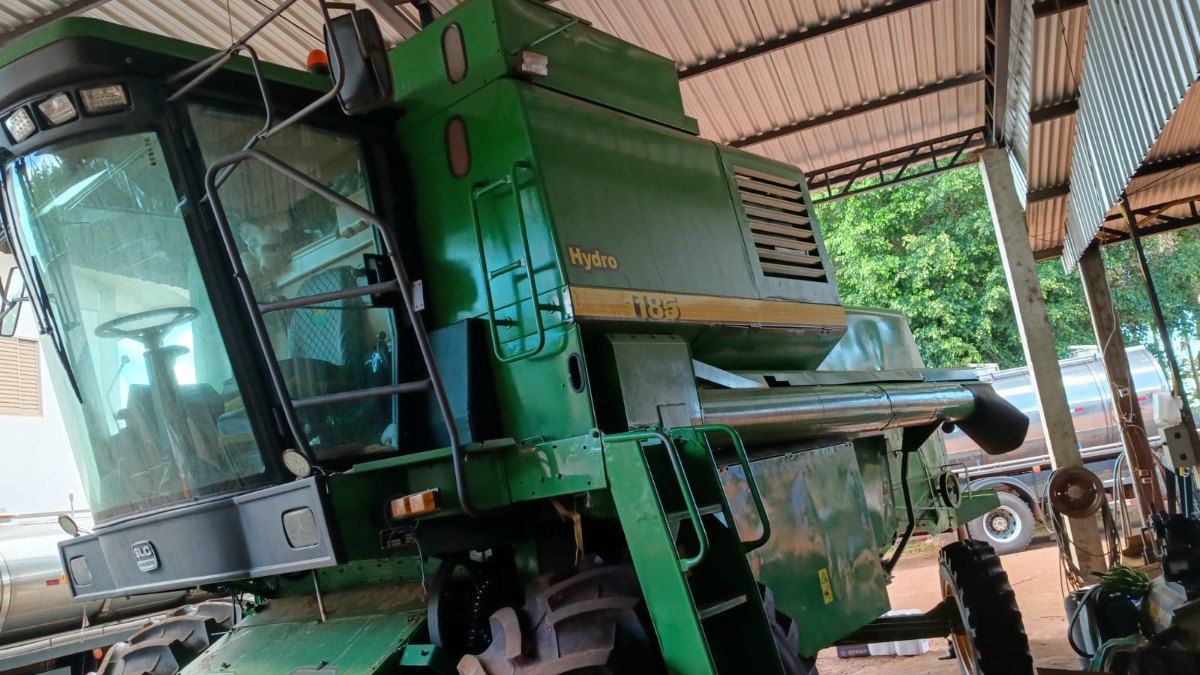 Colheitadeira John Deere 1185 2001